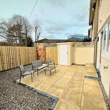 Quirky, Family Home In Glasgow Cardonald Extérieur photo