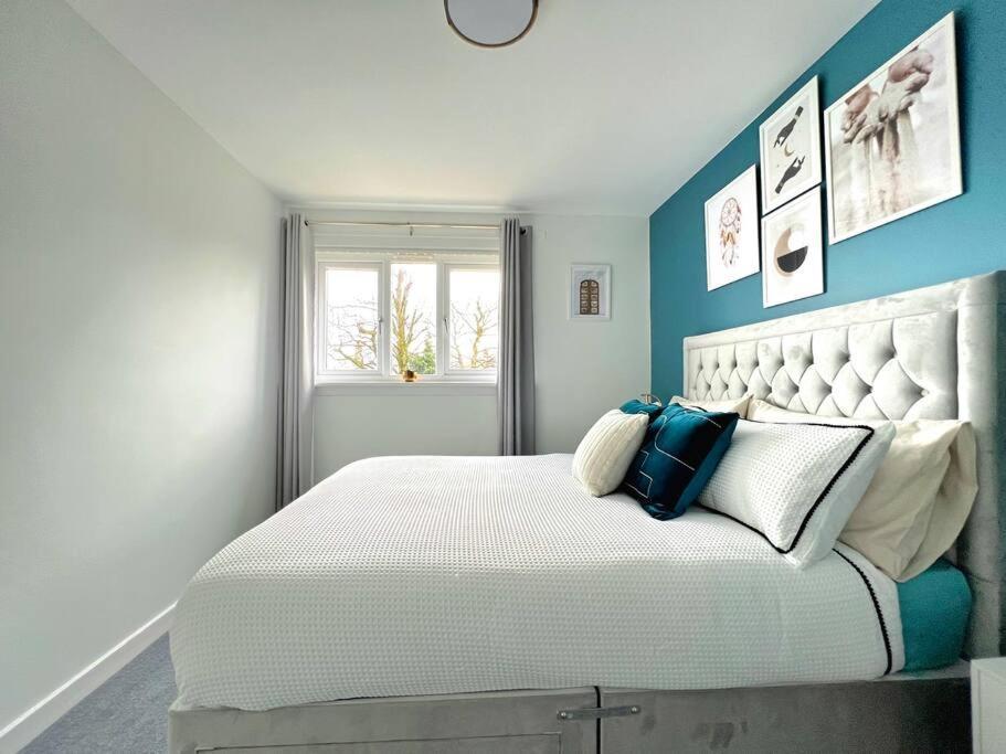 Quirky, Family Home In Glasgow Cardonald Extérieur photo