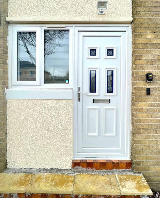 Quirky, Family Home In Glasgow Cardonald Extérieur photo