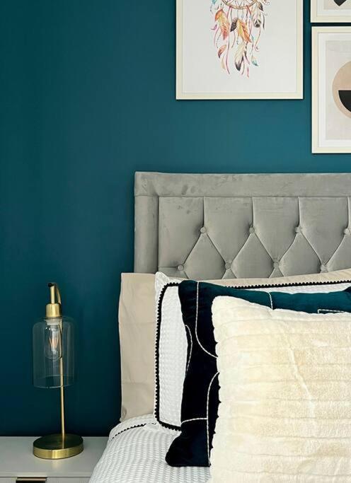 Quirky, Family Home In Glasgow Cardonald Extérieur photo