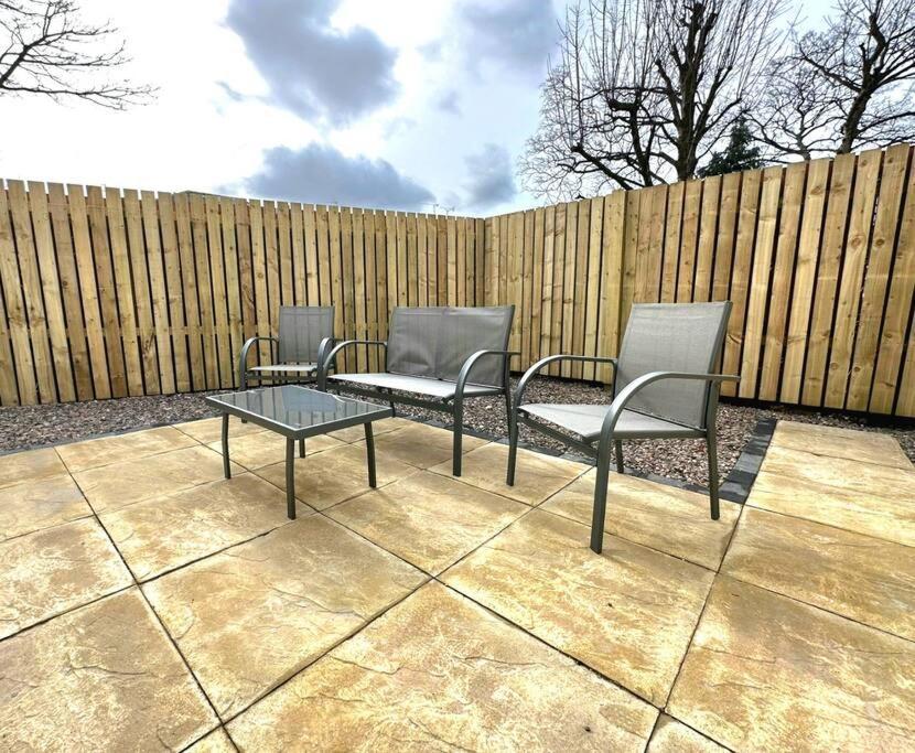 Quirky, Family Home In Glasgow Cardonald Extérieur photo