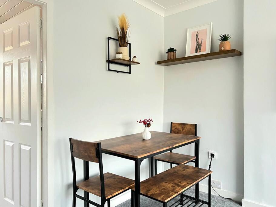 Quirky, Family Home In Glasgow Cardonald Extérieur photo