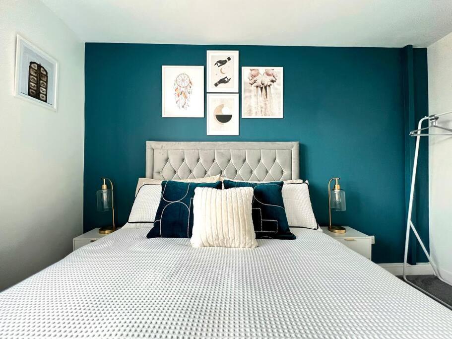 Quirky, Family Home In Glasgow Cardonald Extérieur photo