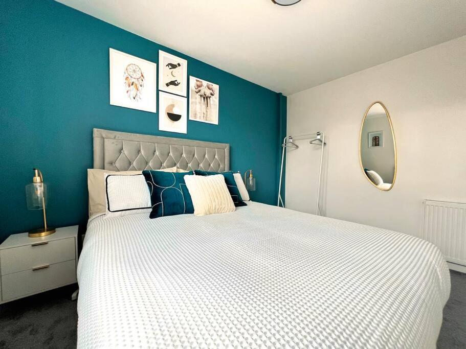 Quirky, Family Home In Glasgow Cardonald Extérieur photo