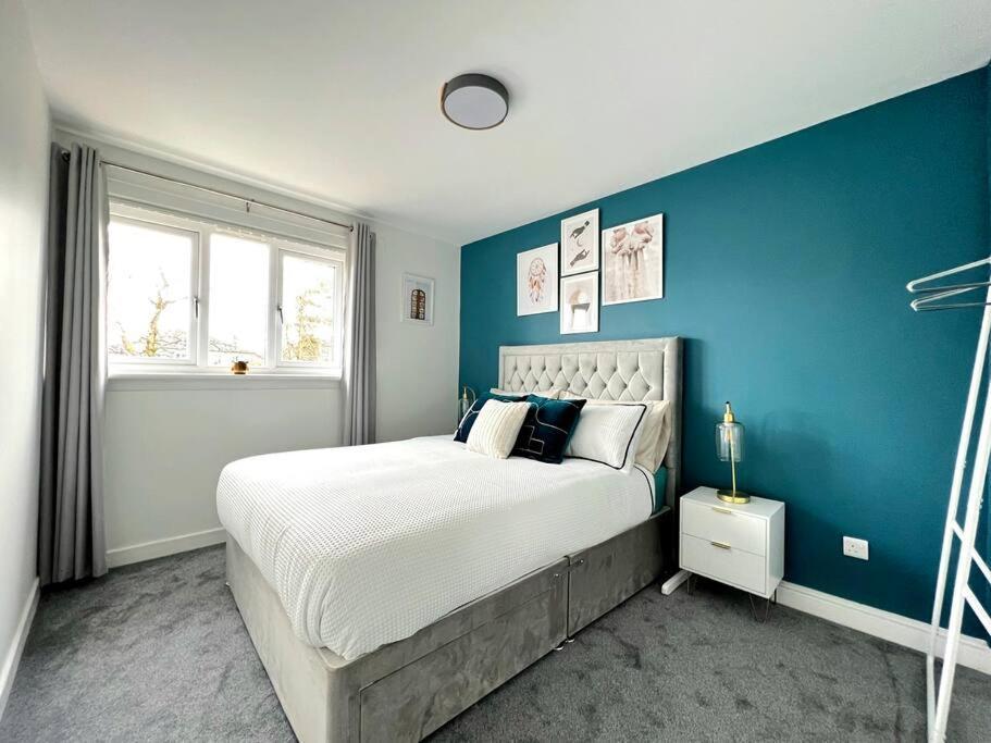 Quirky, Family Home In Glasgow Cardonald Extérieur photo